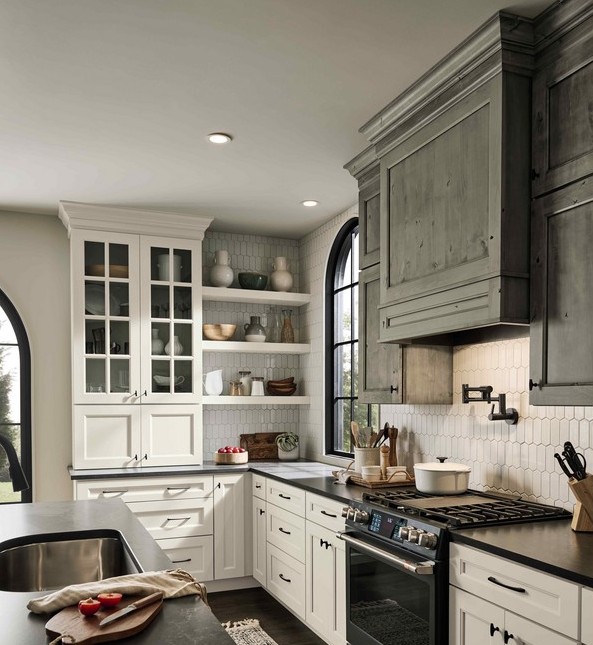 OMEGA NATIONAL PRODUCTS 36 x 24 Maple Estate Series Canopy Range Hood